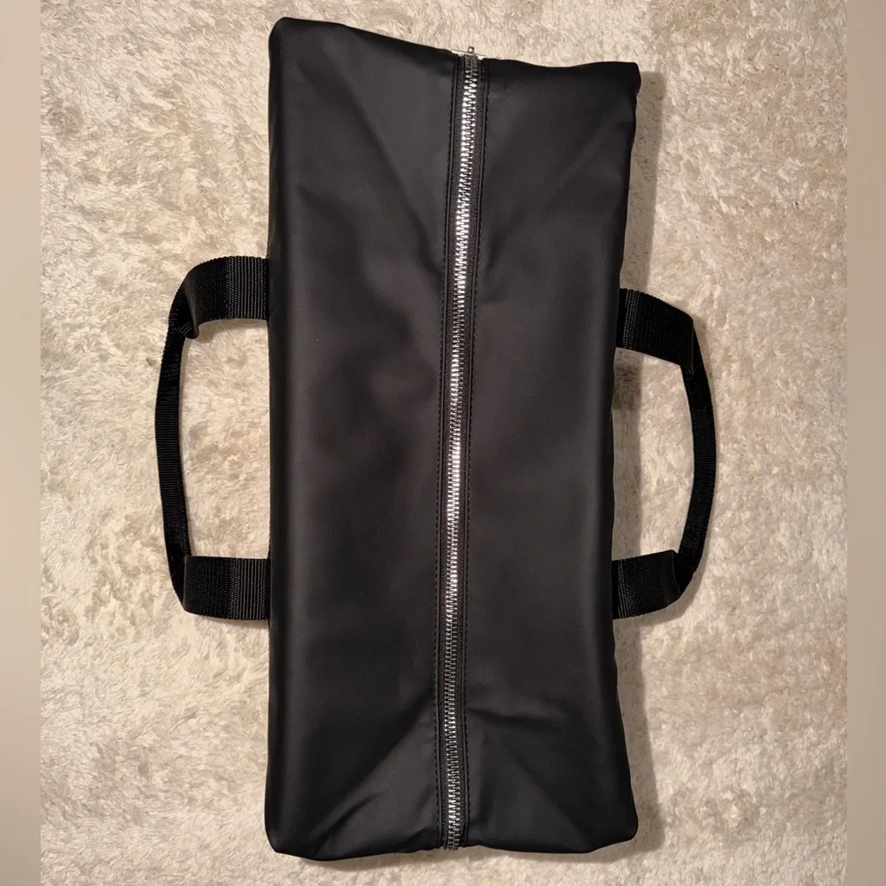 ⚡️Versace Black and White Duffel Bag⚡️ - Picture 2 of 7